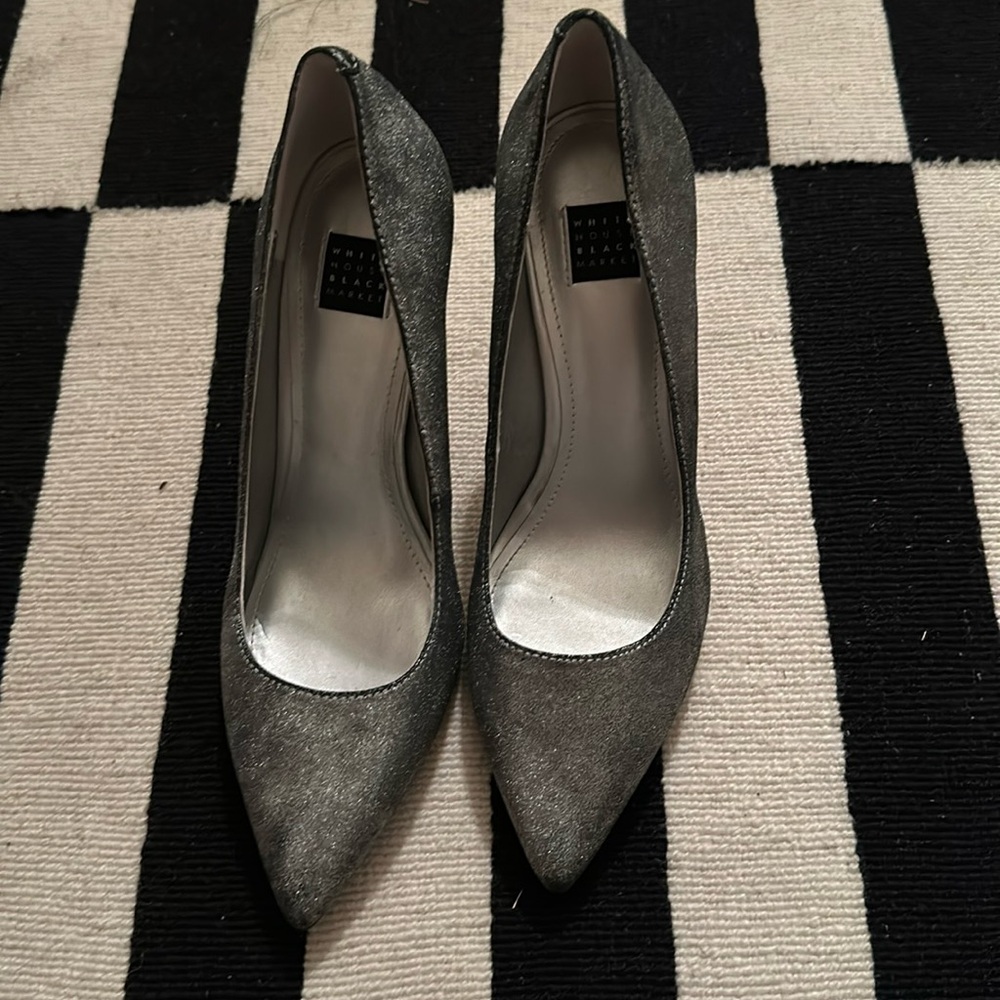 💕 WHITE HOUSE BLACK MARKET Olivia Silver  Pumps, size 7 💕